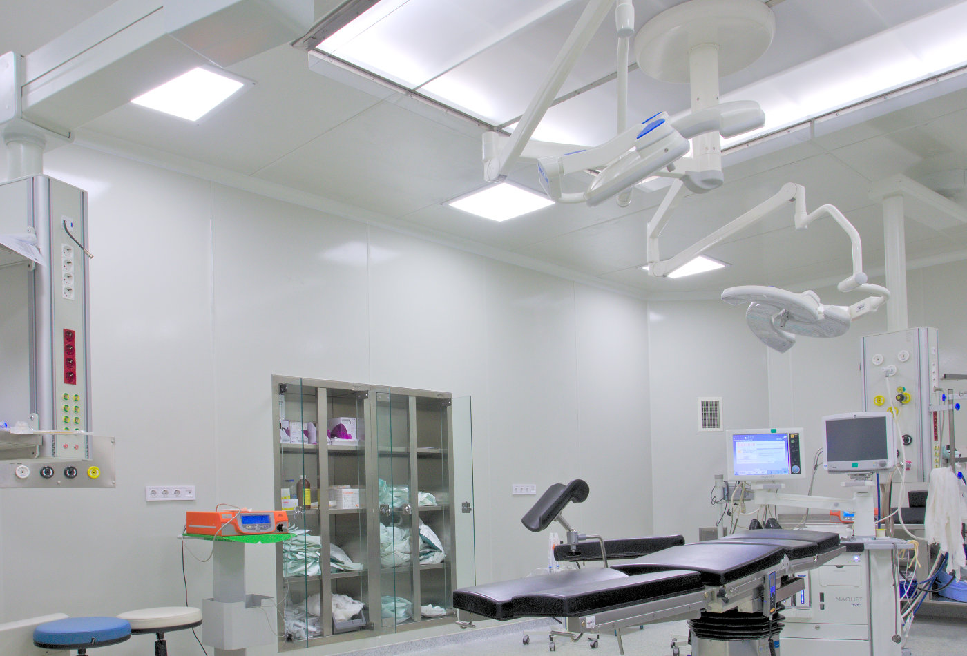 Surgery room GRP hygienic laminates Decopan Medical