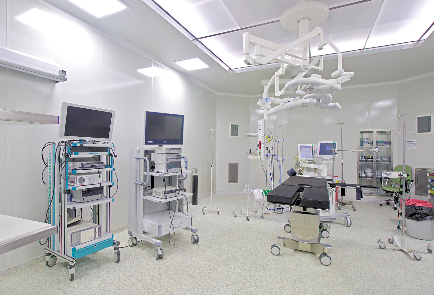 University hospital operating rooms GRP hygienic walls, dropped ceilings