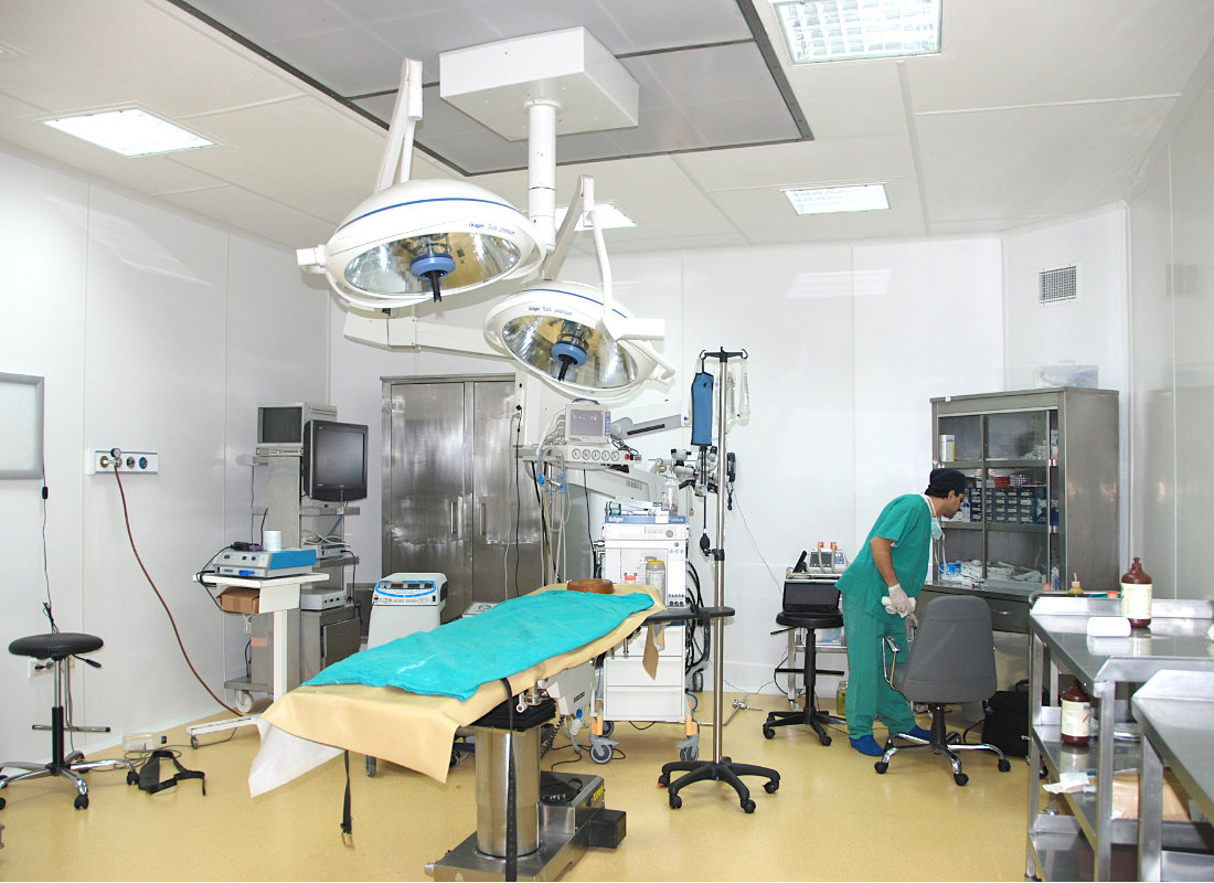 İzmir Gazi Hospital surgery room